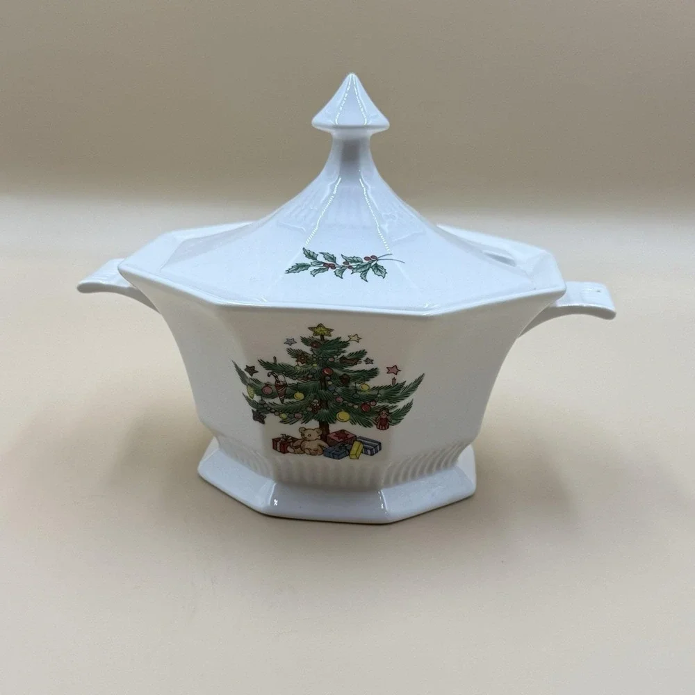 Nikko Christmastime Sauce Tureen Bowl and Lid Gravy Boat Vintage Japan White